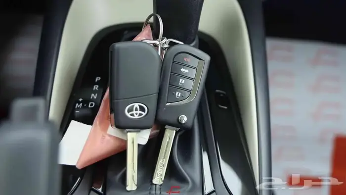 تويوتا كورولا XLI 2.0 مطور بنزين 2025 11