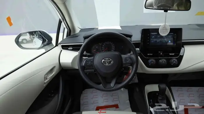 تويوتا كورولا XLI 2.0 مطور بنزين 2025 5