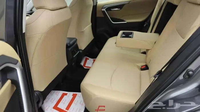 تتوفر فئات تويوتا راف فور 2025 اصفار للنقد والبنك باقل ربح 14