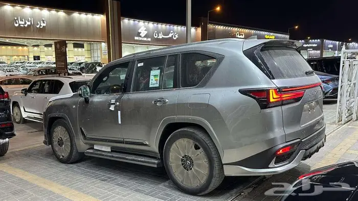 لكزس LX600 اف سبورت سعودي 2025 7