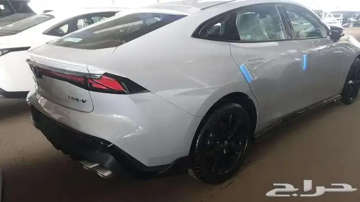 شانجان يوني في 2.0 سبورت 1