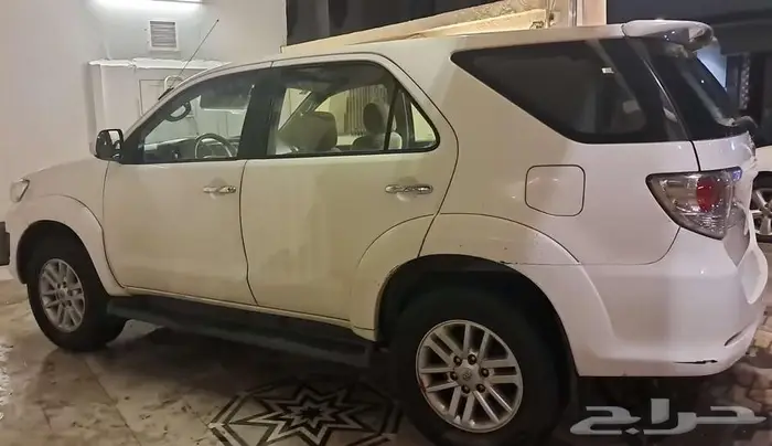 فورتشنر 2012 قير عادي مفحوص ومجدد للبيع 4