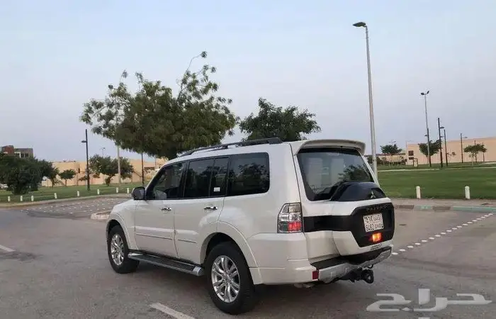 ميتسوبيشي باجيرو 2022 فل سعودي ممشي قليل مخزن 25 ألف 7