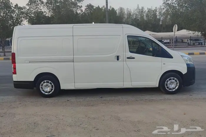 هايس بضاعة 2023 شبه جديد ديزل تويوتا باص 2