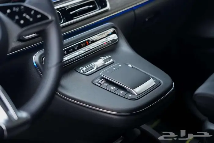 مرسيدس V 300 موديل 2026 أصفار خليجي أسود أسود 7