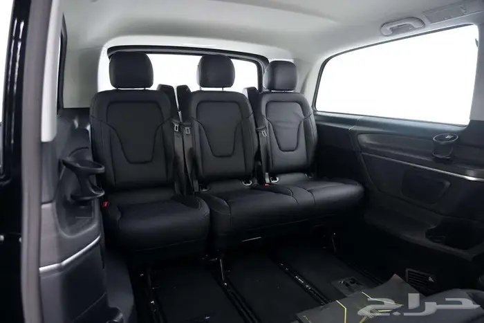 مرسيدس V 300 موديل 2026 أصفار خليجي أسود أسود 17