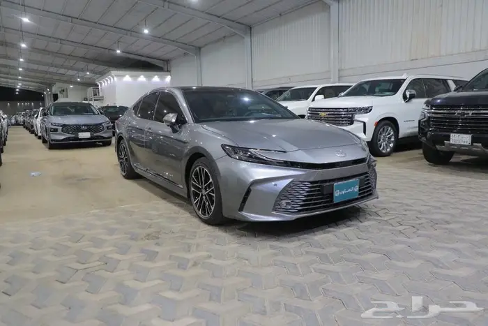 تويوتا كامري فل كامل لومير بانوراما جلد هايبرد موديل 2025 0