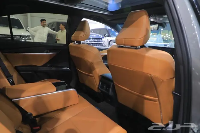 تويوتا كامري فل كامل لومير بانوراما جلد هايبرد موديل 2025 9