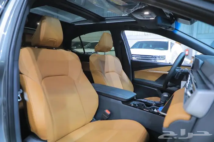 تويوتا كامري فل كامل لومير بانوراما جلد هايبرد موديل 2025 13