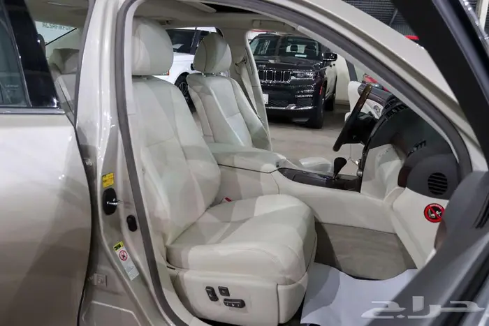 لكزس LS460 2012 23