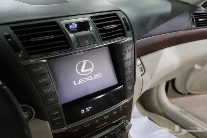 لكزس LS460 2012 30