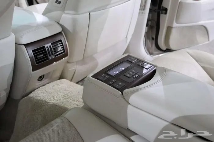 لكزس LS460 2012 17