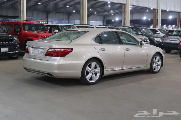 لكزس LS460 2012 7