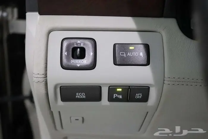 لكزس LS460 2012 33