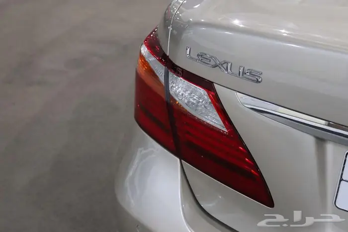 لكزس LS460 2012 9