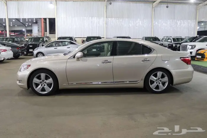لكزس LS460 2012 3