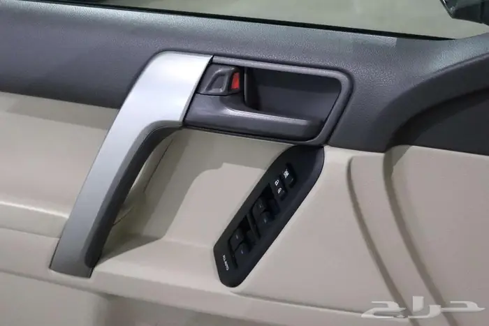 تويوتا برادو 2023 TXL3 فتحة سقف 18