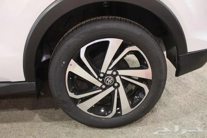 تويوتا رايز 1.0 ليمتيد تربو بنزين اتوماتيك 2026 4