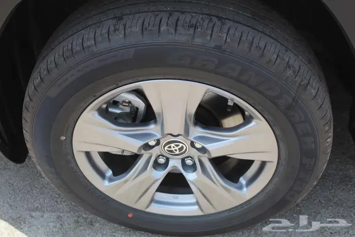 تويوتا راف فور 2.0 LE بنزين اتوماتيك 2025 4