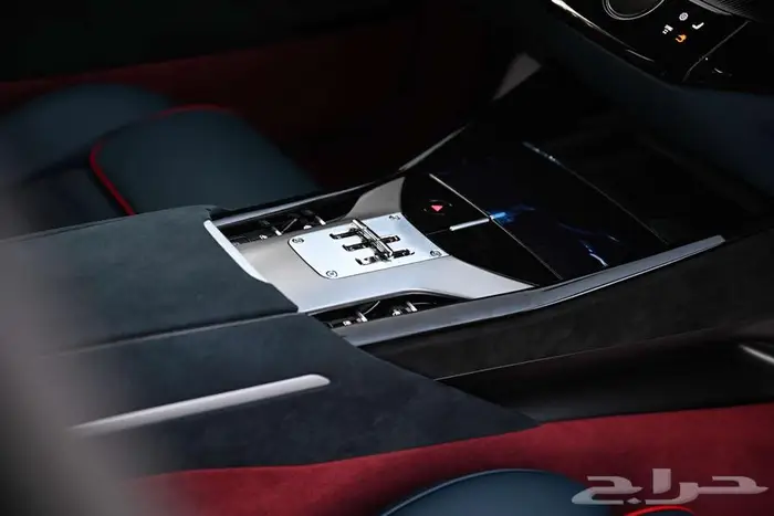 شركة البريمي لسيارات Ferrari Purosangue 11