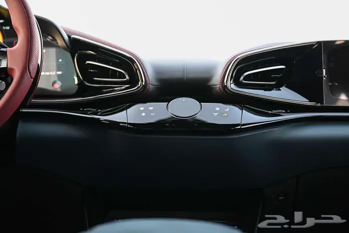 شركة البريمي لسيارات Ferrari Purosangue 10