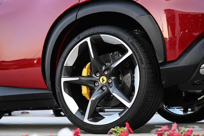 شركة البريمي لسيارات Ferrari Purosangue 17