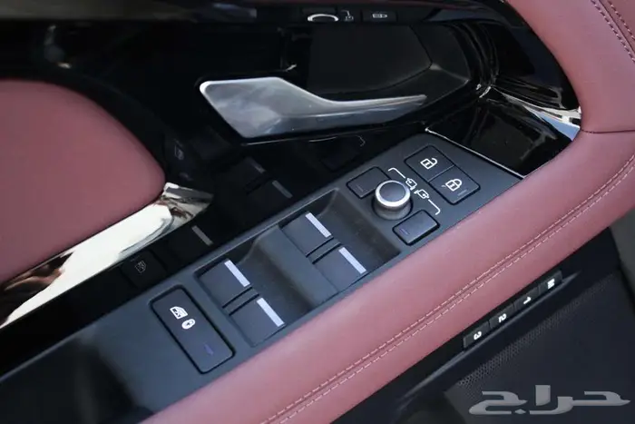 رنج روفر ايفوك SE 250 R-Dynamic موديل 2025 (جديد) 18