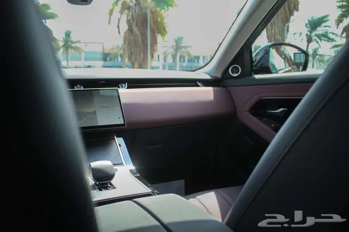 رنج روفر ايفوك SE 250 R-Dynamic موديل 2025 (جديد) 23