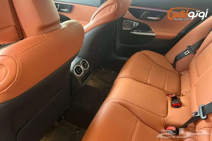 2024 مرسيدس C 300 8