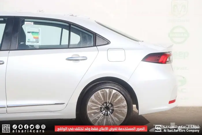تويوتا كورلا XLI مطور فتحة سقف بنزين 2025 9