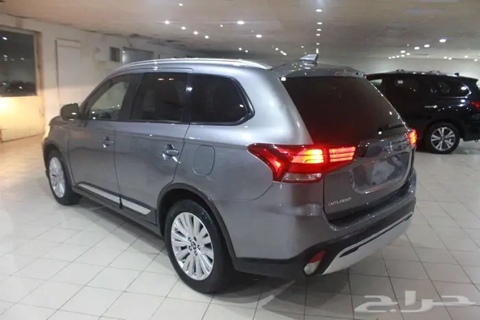 ميتسوبيشي اوتلاندر 2020 رصاصي بطاقة جمركية 13