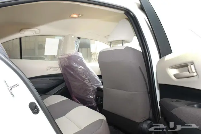 تويوتا كورولا 2025 مكينة 2.0 ستاندر مطور بالنقد والتقسيط 4