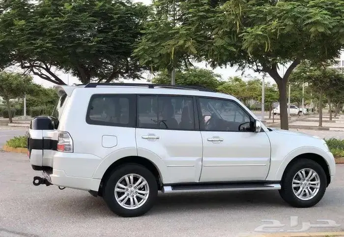 ميتسوبيشي باجيرو 2022 فل سعودي ممشي قليل مخزن 25 ألف 55