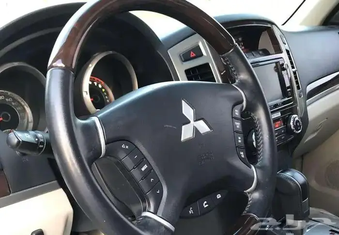 ميتسوبيشي باجيرو 2022 فل سعودي ممشي قليل مخزن 25 ألف 12