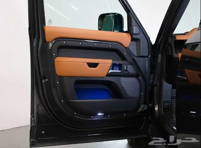 2024 ديفندر P525 V8 ب 315 9