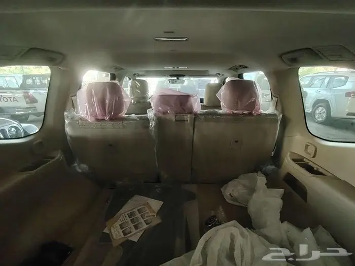 لاندكروزر L2 بنزين موديل 2025 حبه فقط لون رمادي 19