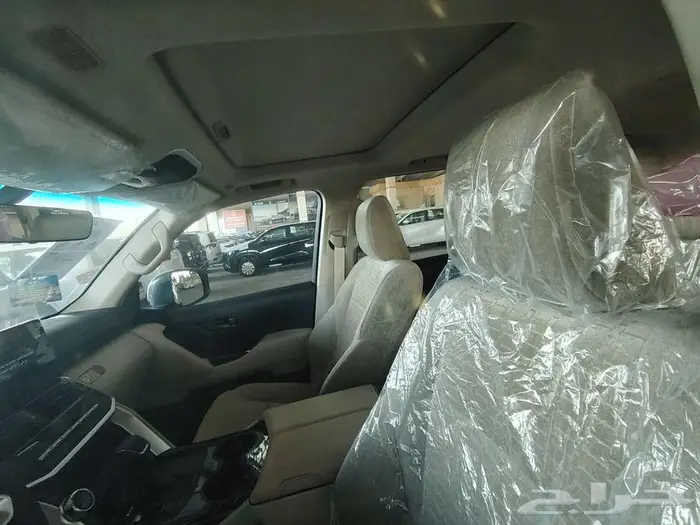 لاندكروزر L2 بنزين موديل 2025 حبه فقط لون رمادي 20