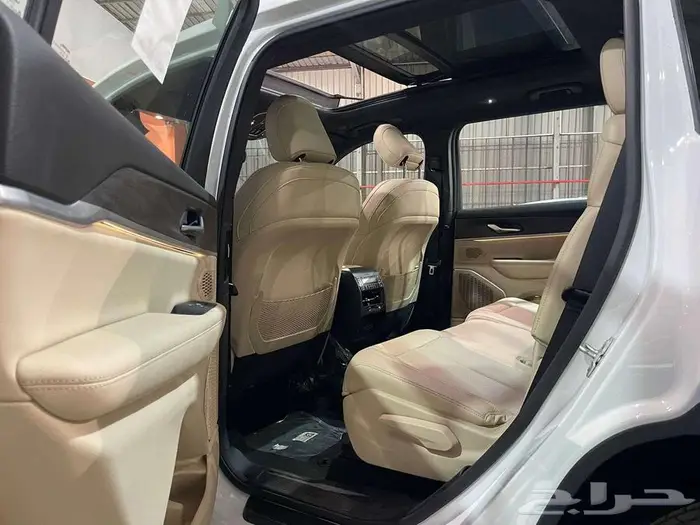 جيب شيروكي ليميتد 3.6 2023 كاش او تقسيط عرض خاص 10