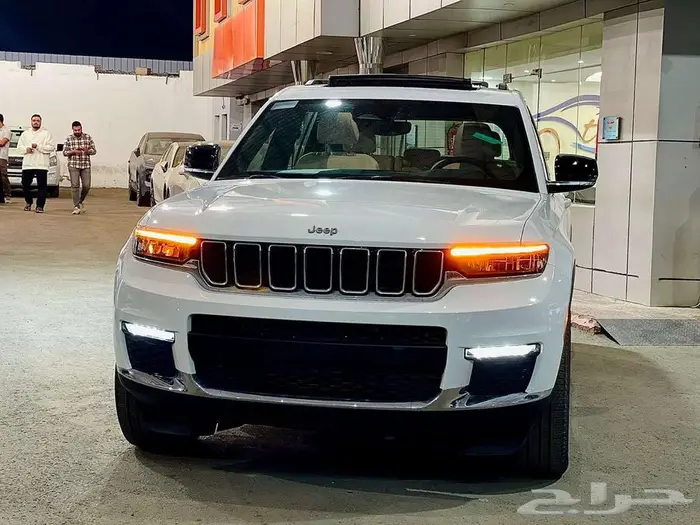 جيب شيروكي ليميتد 3.6 2023 كاش او تقسيط عرض خاص 4