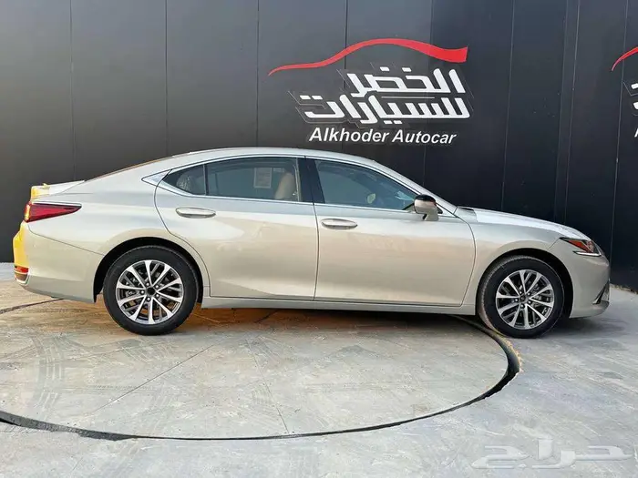 لكزس ES 250 AA 2025 لدى شركة عبدالمجيد الخضر 3