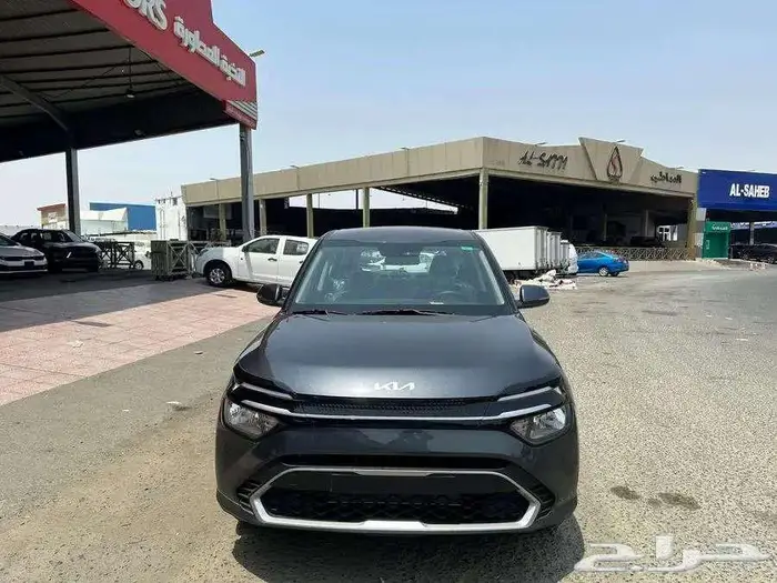 كيا كارينز ستندر 1.5 موديل 2025 شاشه وكاميرا 1