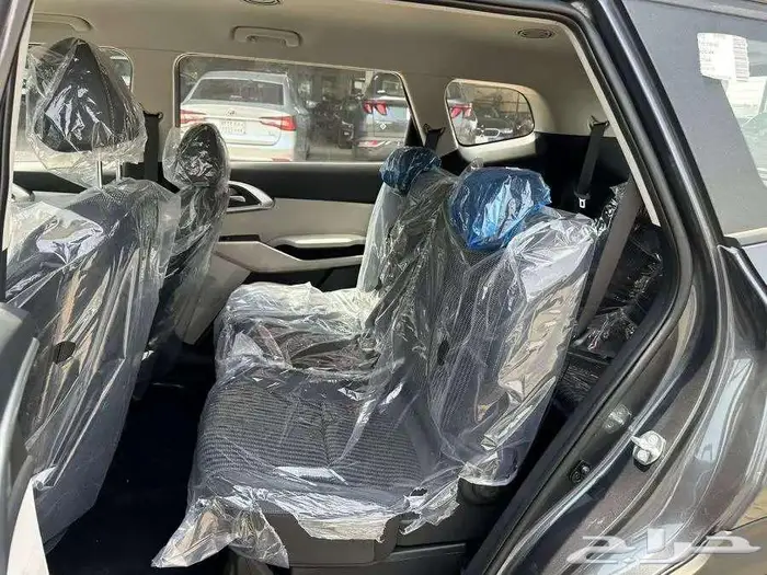 كيا كارينز ستندر 1.5 موديل 2025 شاشه وكاميرا 14