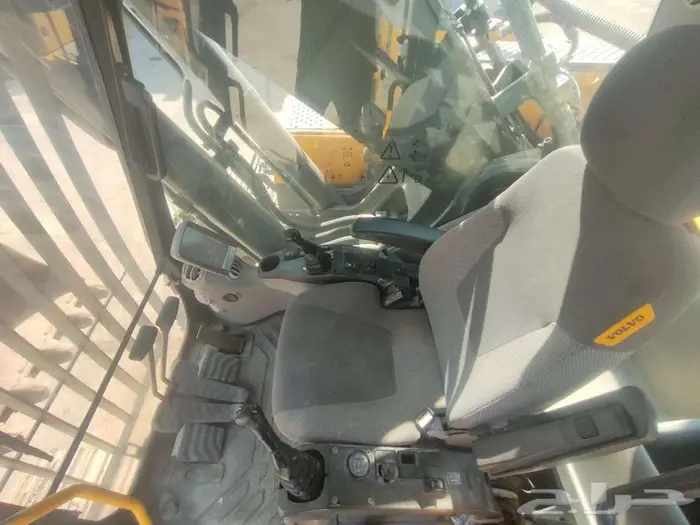 بوكلين حفار Volvo موديل EC480DL للبيع بحاله ممتازه جدا 10