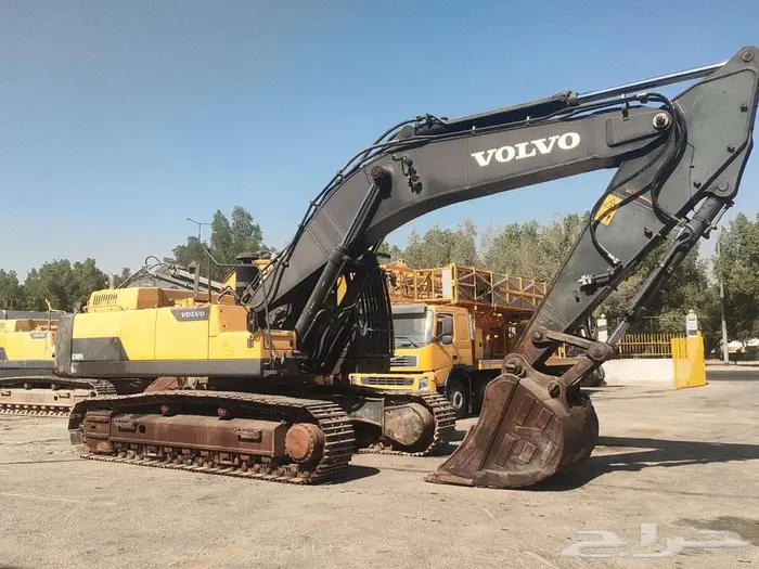 بوكلين حفار Volvo موديل EC480DL للبيع بحاله ممتازه جدا 18