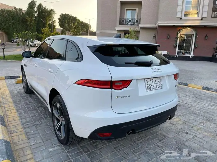 جاكوار F PACE 2020 فل كامل 5