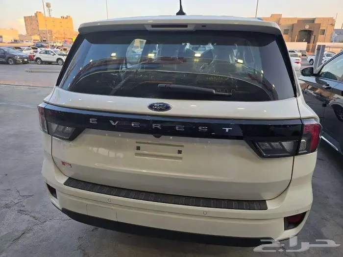 فورد ايفرست XLS دبل بنزين 2025 1