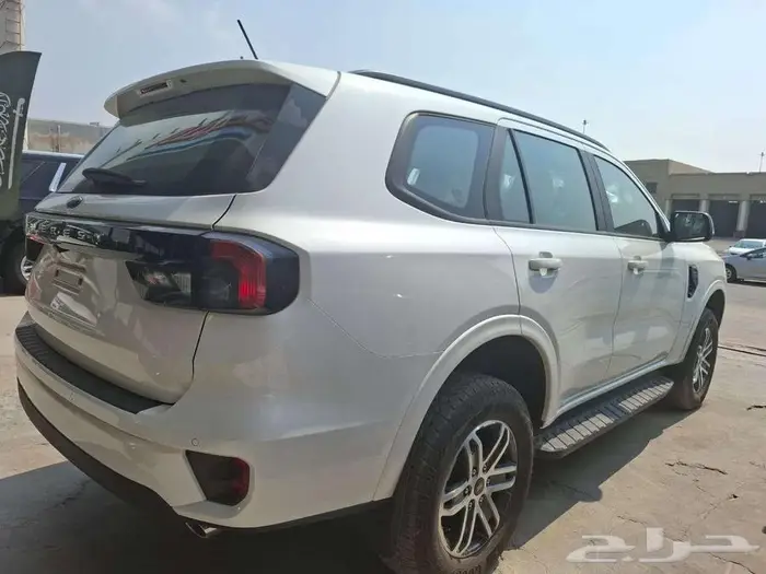 فورد ايقورست XLS موديل 2025 1