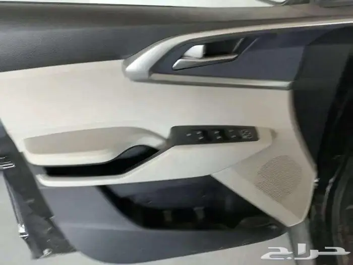 كيا كارينز 2025 استاندر 7