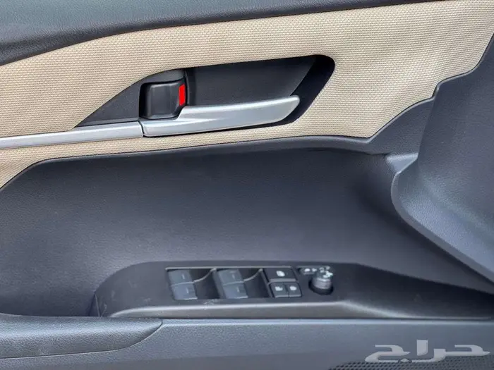 تويوتا كامري E هايبرد موديل 2025 - صادر لوحات 4