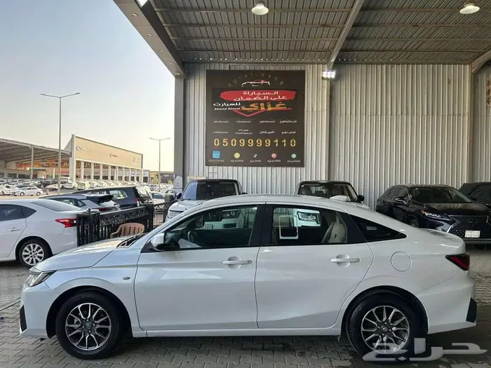 تويوتا يارس 2023 Y 5